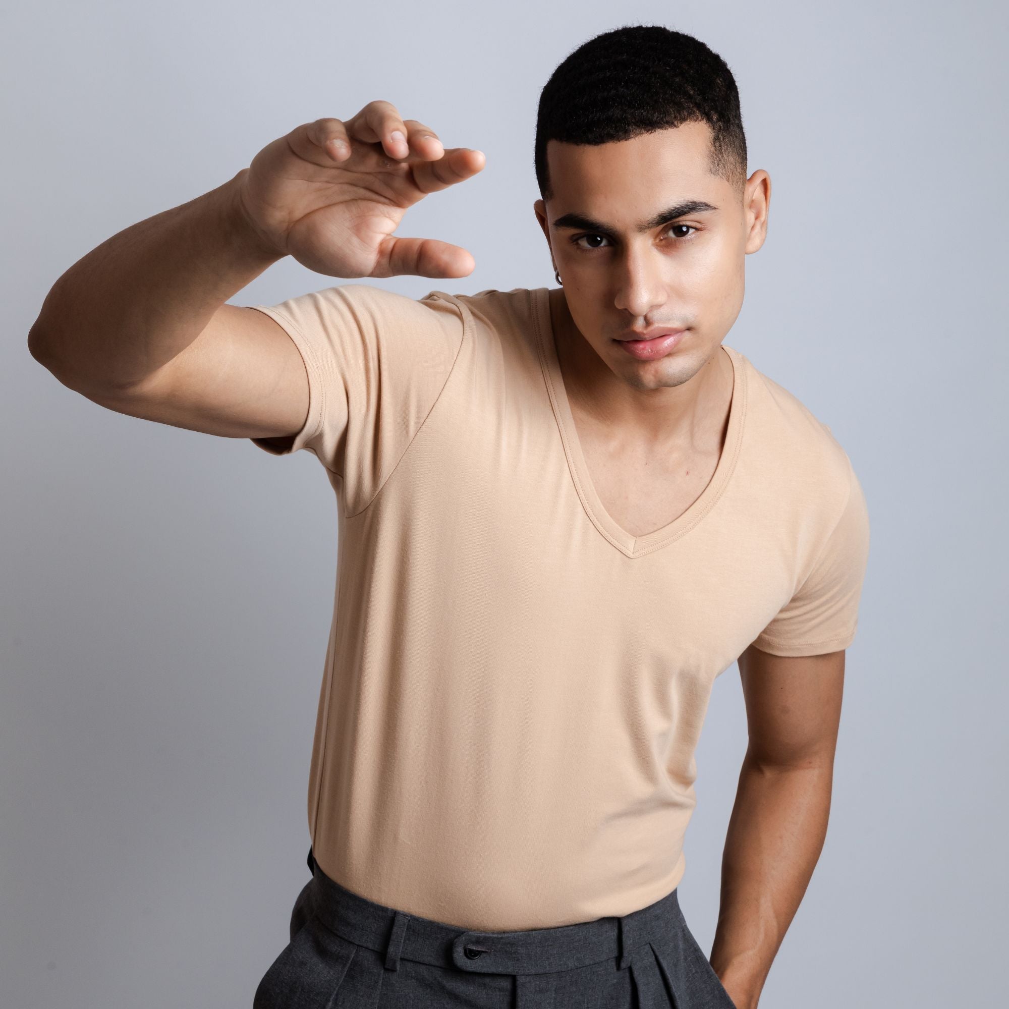 Unterhemd T-shirt Herren Beige Hautfarbe V-Neck oder Rundhals